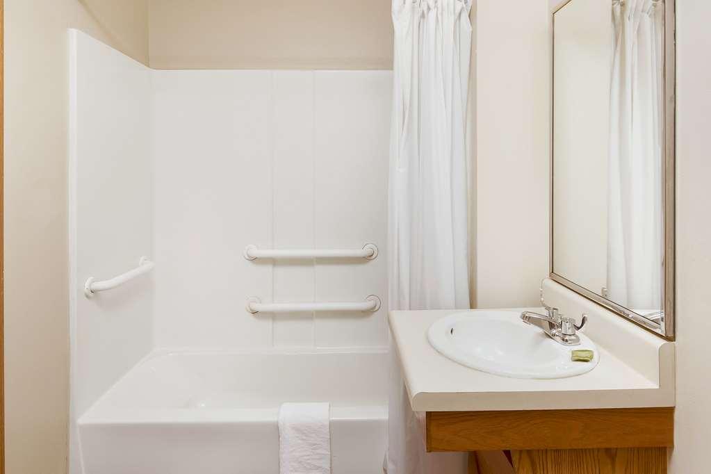 Extended Stay America Select Suites - Wilmington - West Екстер'єр фото