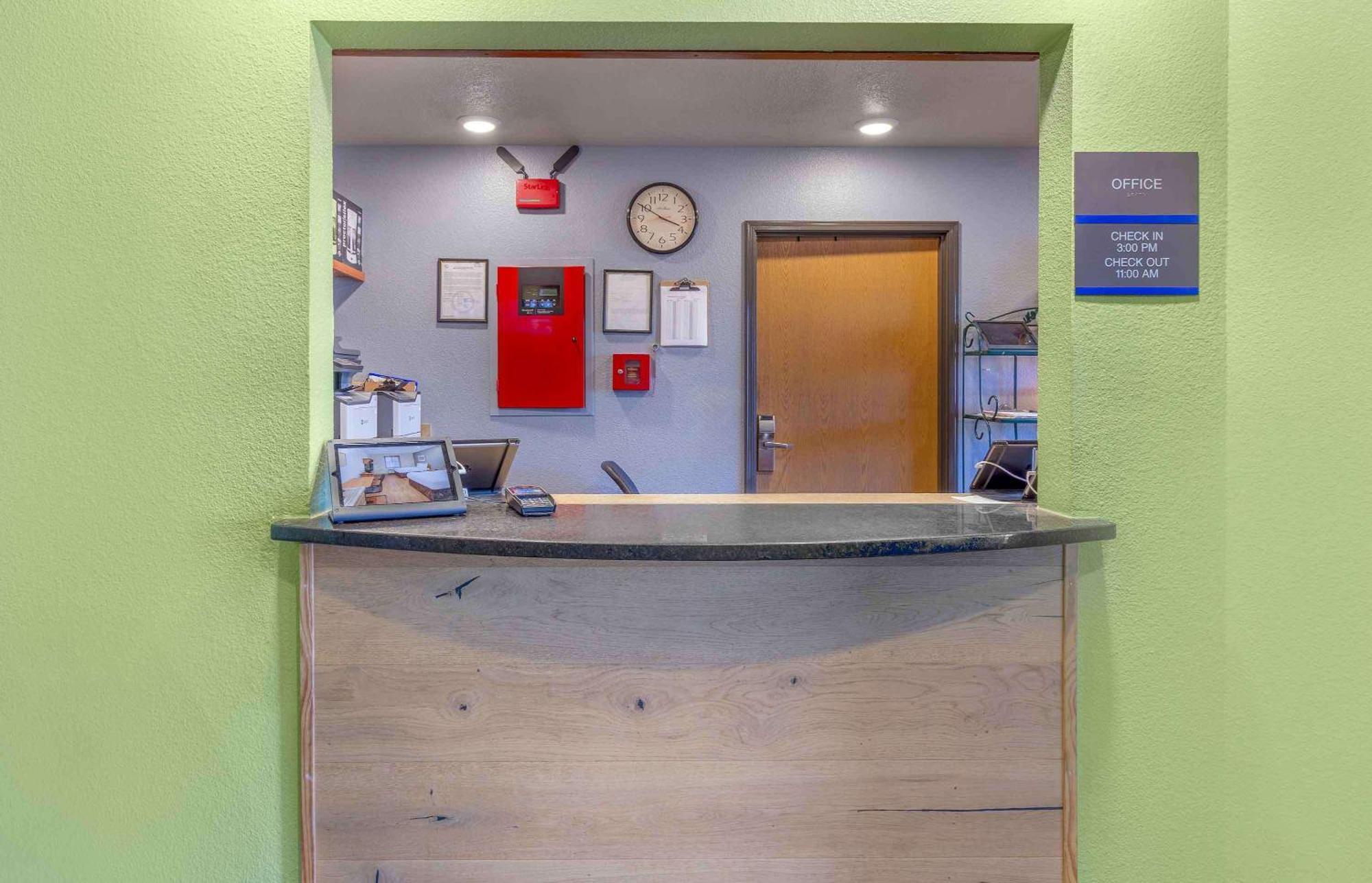 Extended Stay America Select Suites - Wilmington - West Екстер'єр фото