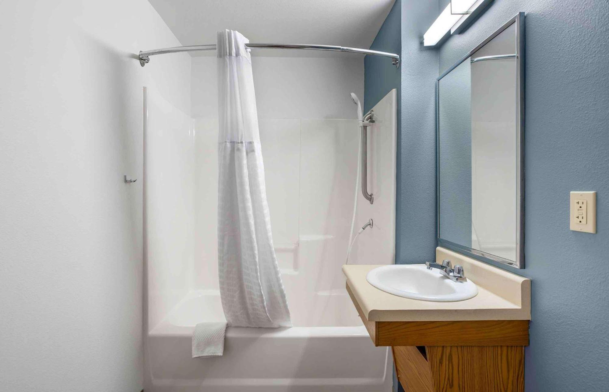 Extended Stay America Select Suites - Wilmington - West Екстер'єр фото