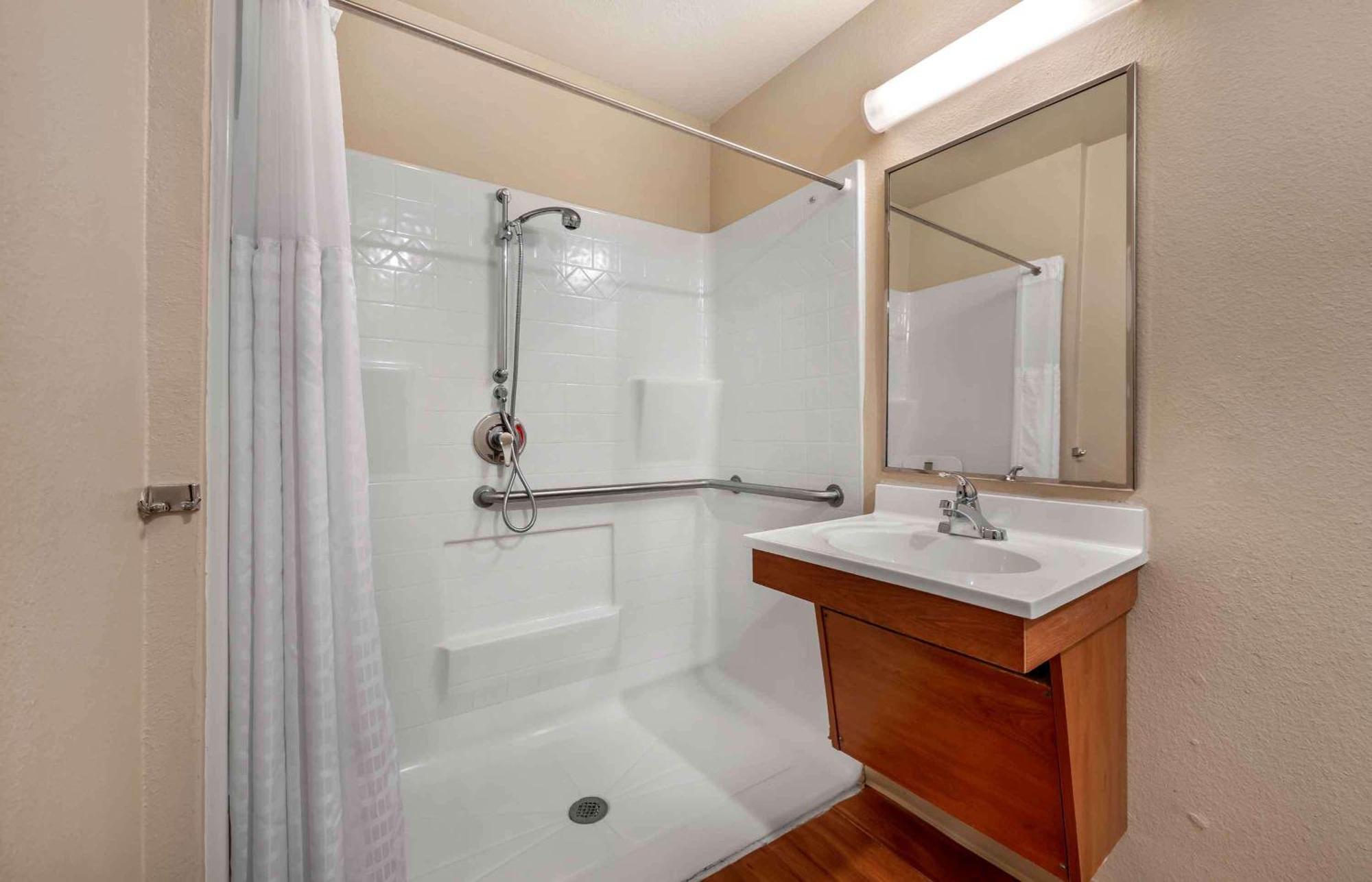 Extended Stay America Select Suites - Wilmington - West Екстер'єр фото
