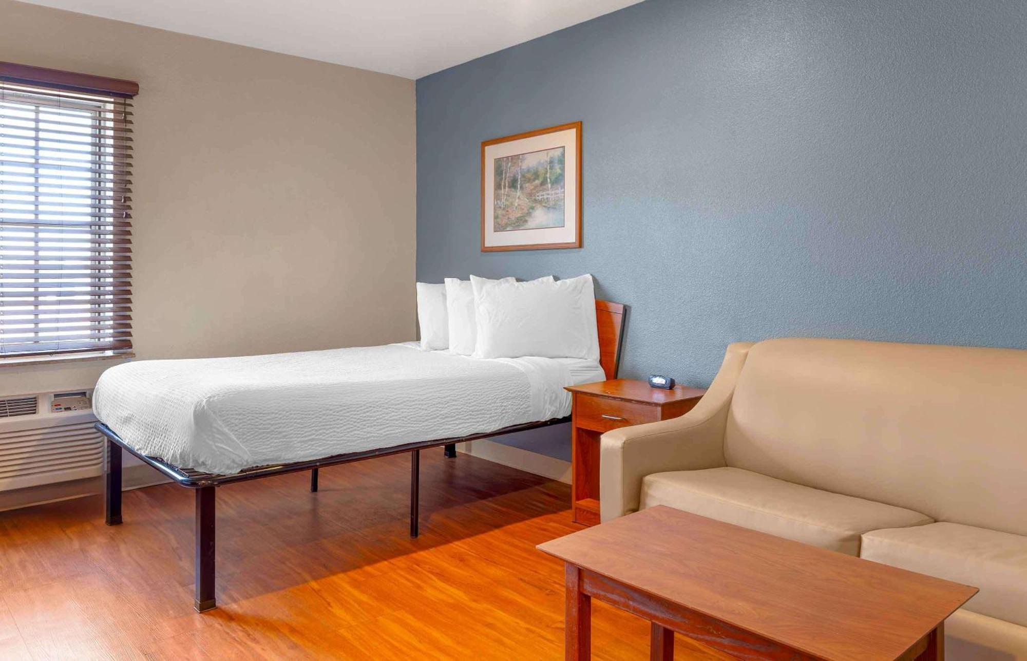 Extended Stay America Select Suites - Wilmington - West Екстер'єр фото
